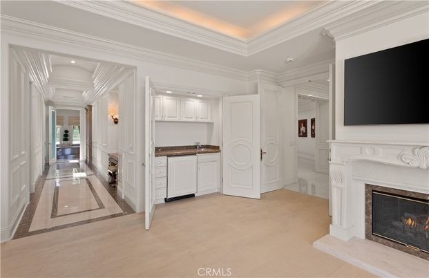 Fireplace, Interior, Recessed Lighting