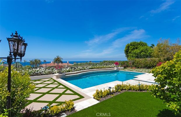 Exterior, Pool, Water