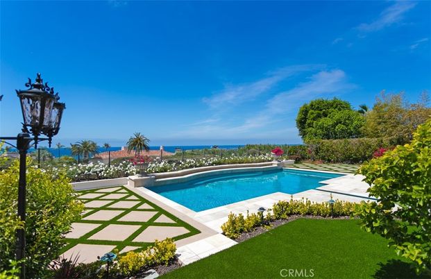 Exterior, Pool, Water