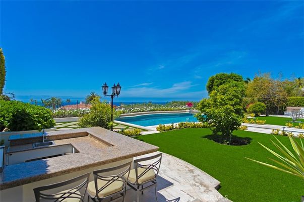 Exterior, Pool, Water