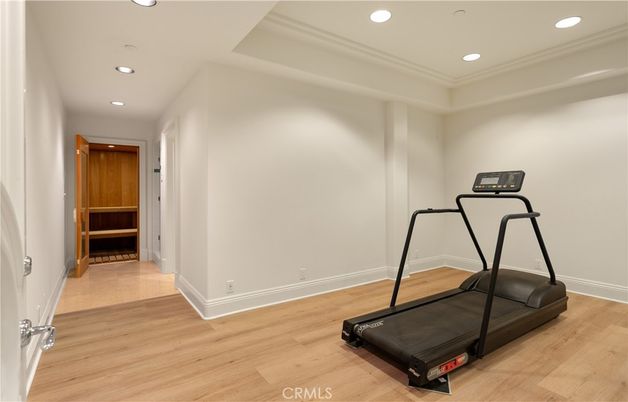 Fitness Equipment, Interior, Recessed Lighting, Wood Texture Flooring