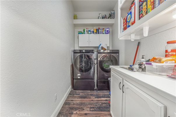 Interior, Washer, Wood Texture Flooring