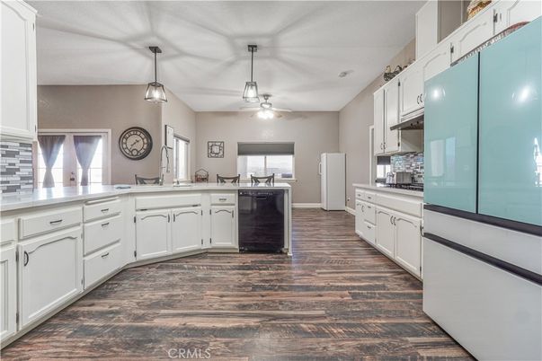 Interior, Kitchen, Pendant Lights, Wood Texture Flooring