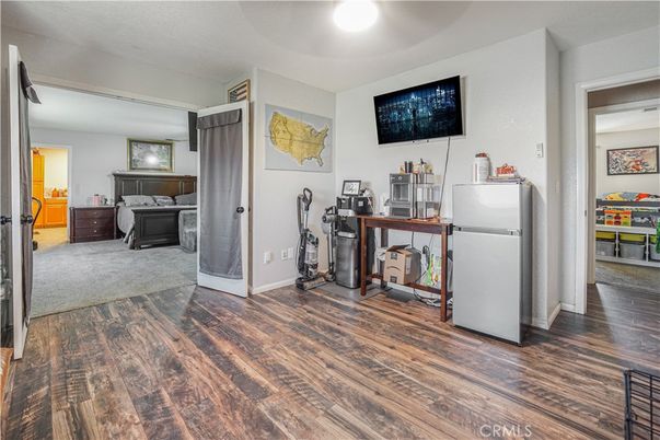 Interior, Washer, Wood Texture Flooring