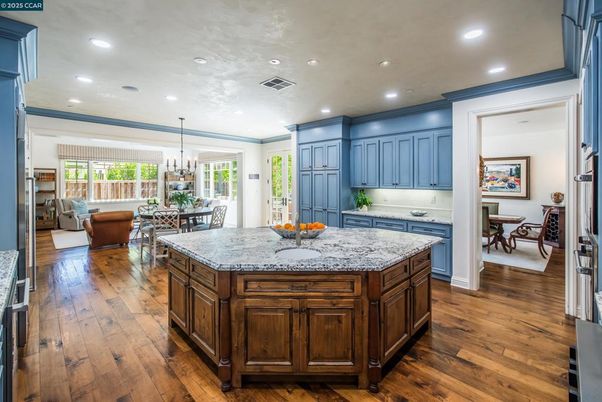 Chandelier, Dining room, Interior, Kitchen, Pendant Lights, Recessed Lighting, Wood Texture Flooring