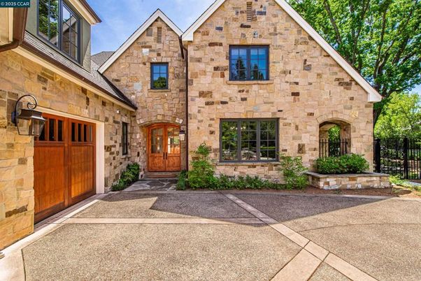 Exterior, Facade, Brick Traditional