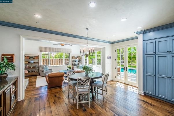 Chandelier, Dining room, Interior, Living room, Recessed Lighting, Wood Texture Flooring