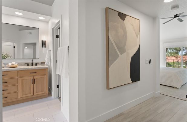 Bathroom, Interior, Recessed Lighting, Wood Texture Flooring
