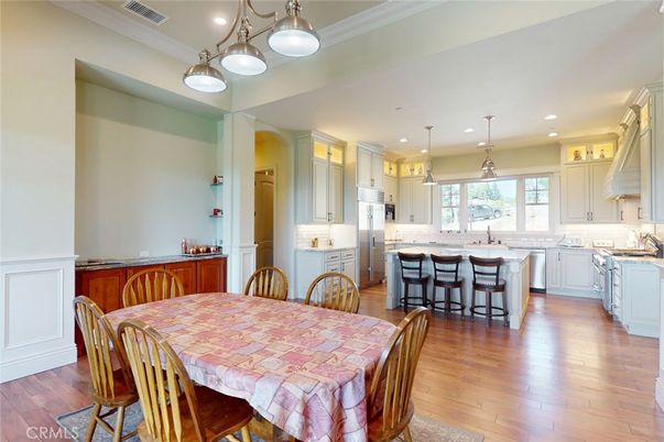 Dining room, Interior, Kitchen, Pendant Lights, Recessed Lighting, Wood Texture Flooring