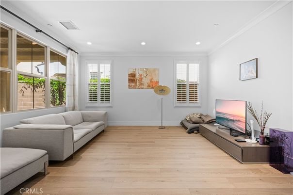Interior, Living room, Recessed Lighting, Wood Texture Flooring