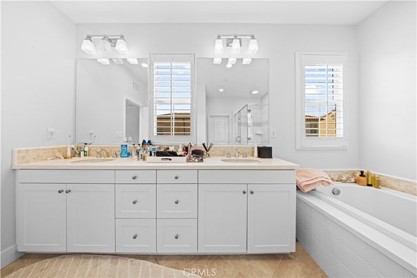 Bathroom, Dual Sink Vanities, Interior, Recessed Lighting