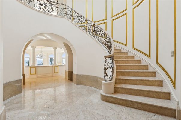 Chandelier, Interior