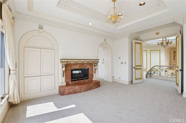 Chandelier, Fireplace, Interior, Recessed Lighting
