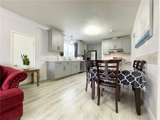 Dining room, Interior, Kitchen, Stainless Steel Appliances, Wood Texture Flooring