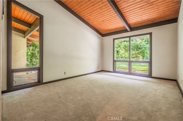 Empty room, Interior, Wooden Beams, Wooden Ceilings