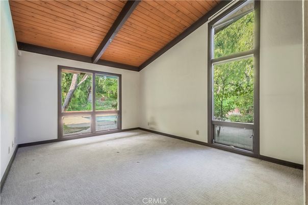 Empty room, Interior, Wooden Beams, Wooden Ceilings
