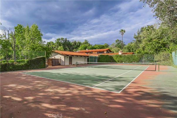 Exterior, Tennis Courts