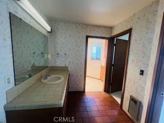 Bathroom, Interior, Tile Countertops