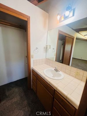 Bathroom, Interior, Tile Countertops