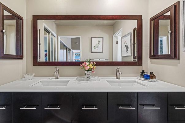 Bathroom, Dual Sink Vanities, Interior
