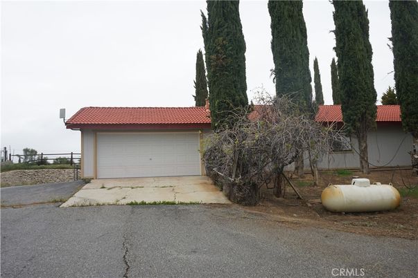 Detached Garage, Exterior