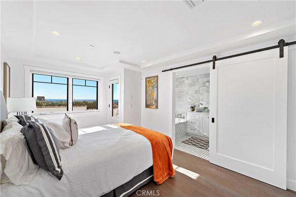 Bedroom, Interior, Recessed Lighting, Water, Wood Texture Flooring