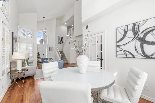 Dining room, Interior, Living room, Pendant Lights, Recessed Lighting, Wood Texture Flooring