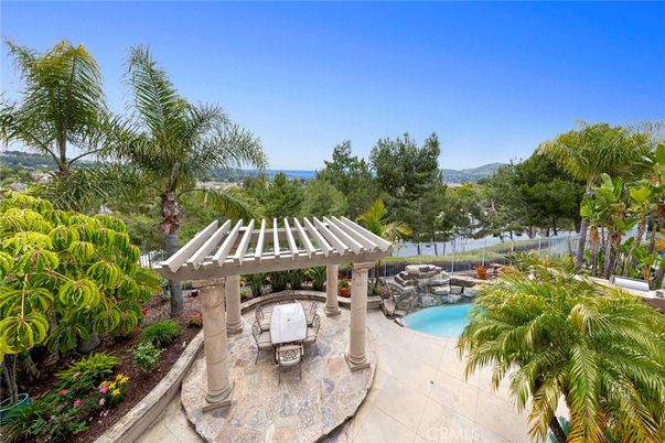 Exterior, Pool, Water