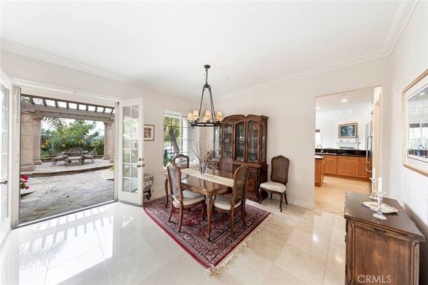 Chandelier, Dining room, Interior, Pendant Lights