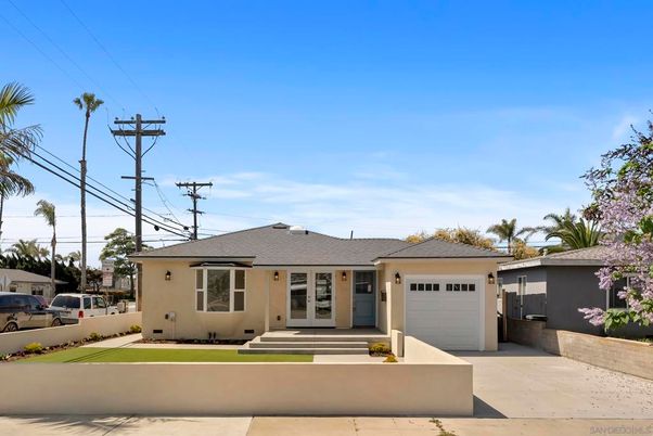 Attached, Exterior, Facade, Ranch