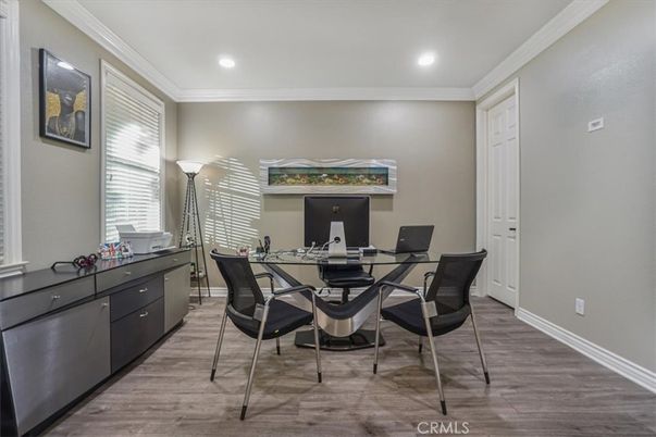 Home Office, Interior, Recessed Lighting, Wood Texture Flooring