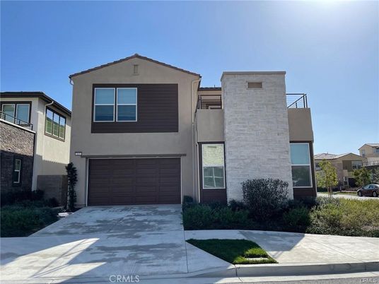 Attached, Exterior, Facade, Modern