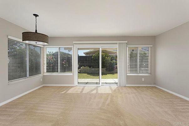 Empty room, Interior, Pendant Lights