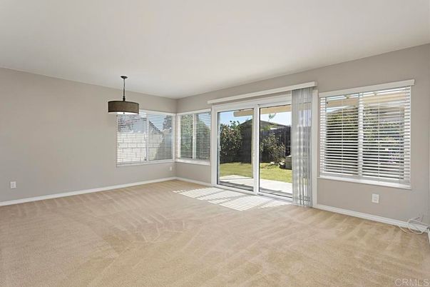 Empty room, Interior, Pendant Lights
