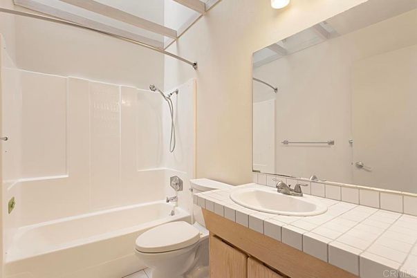Bathroom, Interior, Tile Countertops