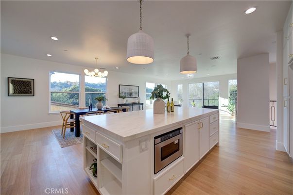 Chandelier, Dining room, Interior, Kitchen, Pendant Lights, Recessed Lighting, Wood Texture Flooring