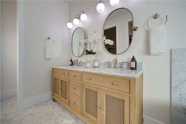 Bathroom, Dual Sink Vanities, Interior