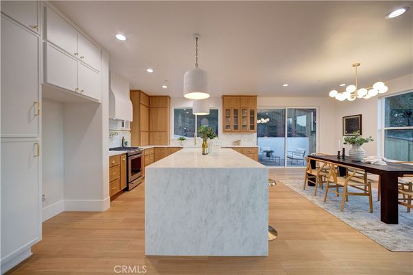 Dining room, Interior, Kitchen, Pendant Lights, Recessed Lighting, Wood Texture Flooring