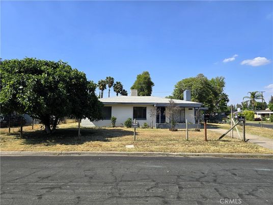 Backyard, Exterior, Facade, Ranch