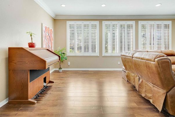 Interior, Piano, Recessed Lighting, Wood Texture Flooring