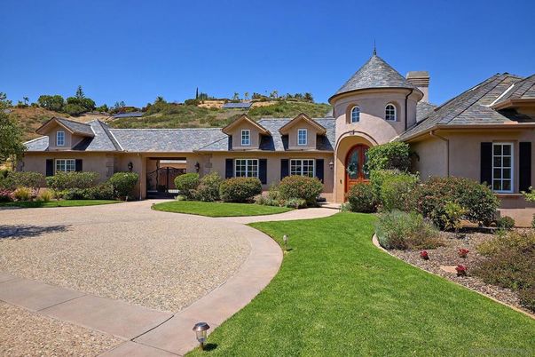 Backyard, Exterior, Facade, French Provincial