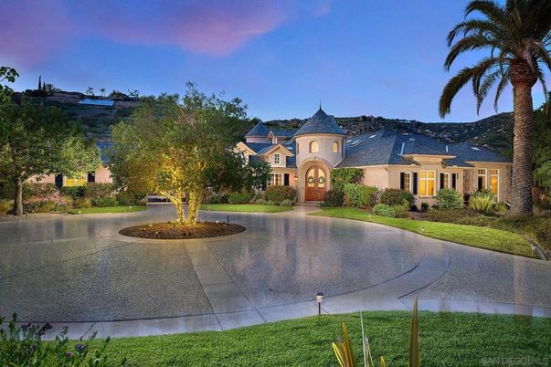 Backyard, Exterior, Facade, French Provincial