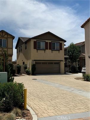 Attached, Exterior, Facade, Mediterranean