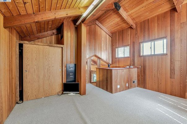 Empty room, Interior, Wooden Beams, Wooden Ceilings, Wooden Walls