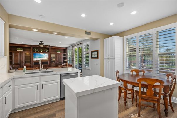 Dining room, Interior, Kitchen, Recessed Lighting, Wood Texture Flooring