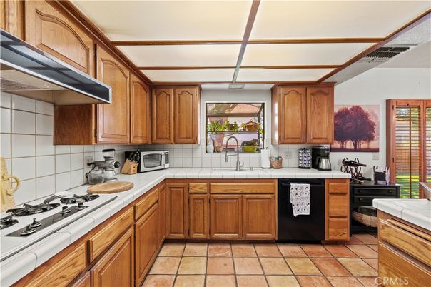 Interior, Kitchen, Tile Countertops