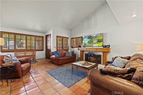 Fireplace, Interior, Living room, Recessed Lighting