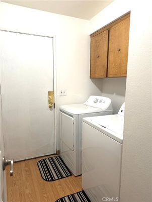 Interior, Washer, Wood Texture Flooring