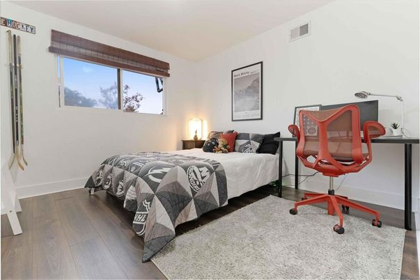 Bedroom, Home Office, Interior, Wood Texture Flooring
