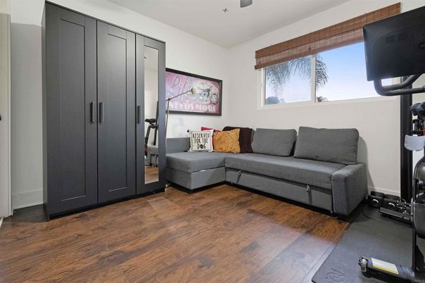 Fitness Equipment, Interior, Living room, Wood Texture Flooring
